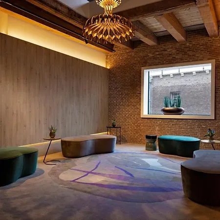 Hotel Arsenaal 4*