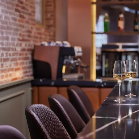 Ξενοδοχείο Arsenaal 4*