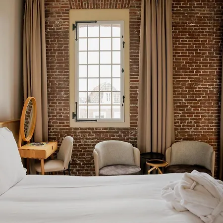Hotel Arsenaal 4*