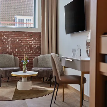 Hotel Arsenaal 4*